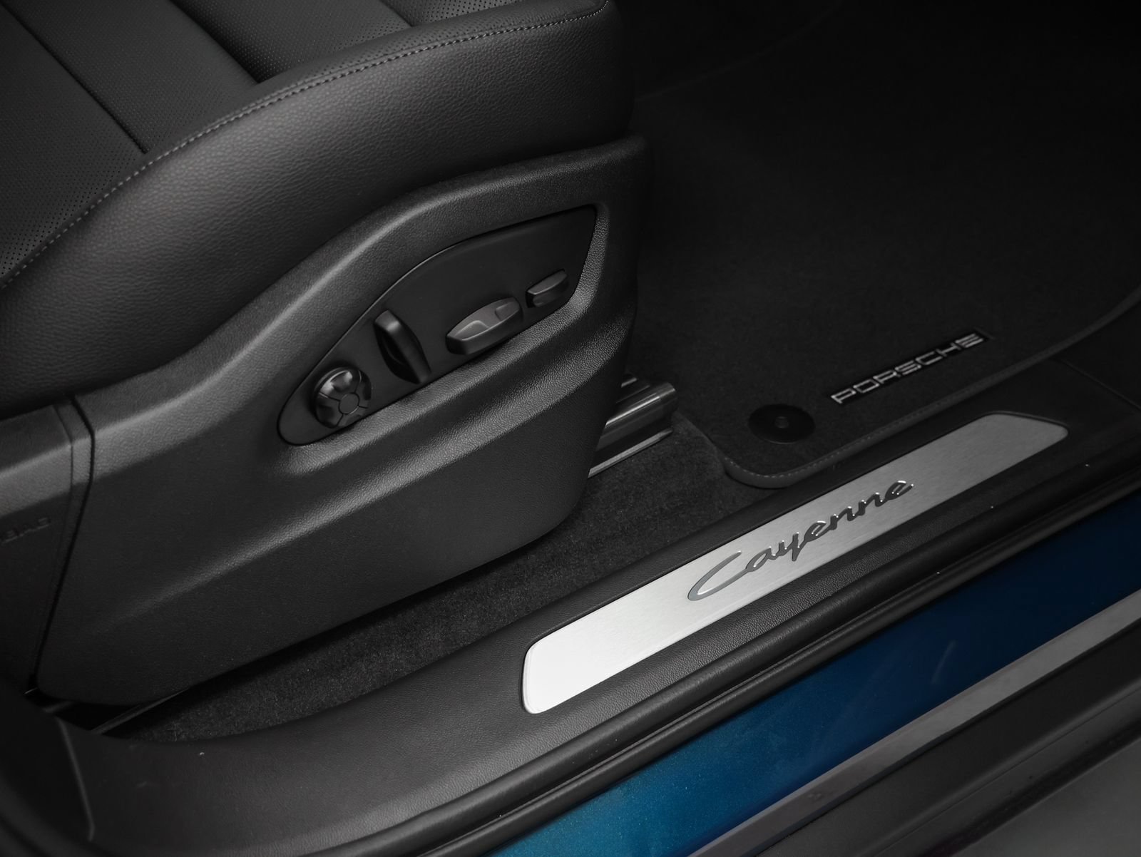 New 2026 Porsche Cayenne AWD/4WD image 19