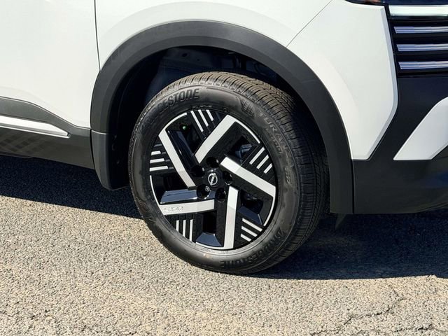 New 2026 Nissan Kicks SV w/ Cold Weather Package image 7
