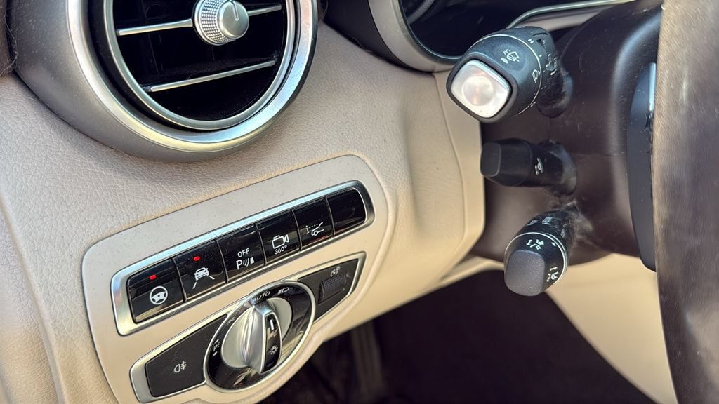 Used 2016 Mercedes-Benz GLC 300 4MATIC image 30