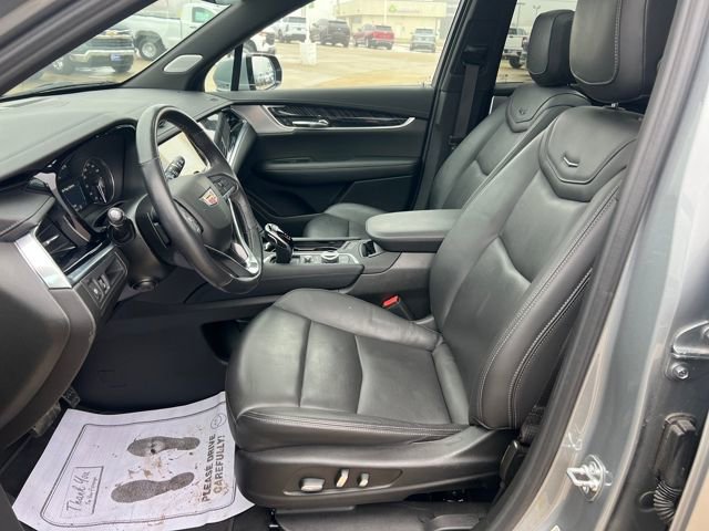 Used 2025 Cadillac XT6 Premium Luxury image 13