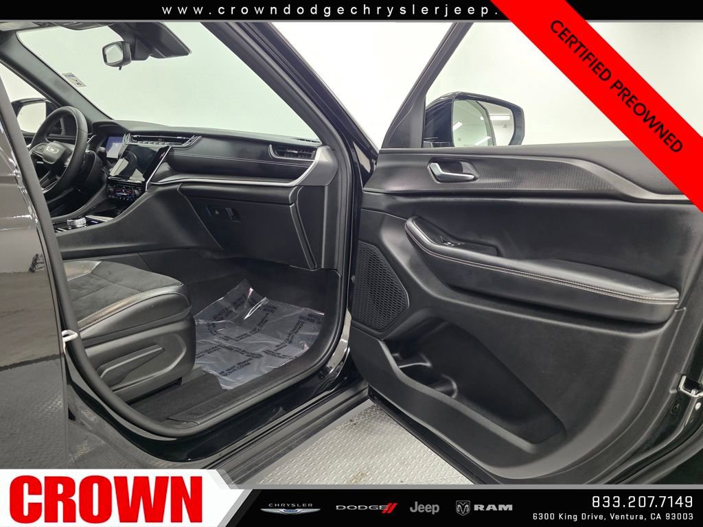 Certified 2023 Jeep Grand Cherokee L Laredo image 11