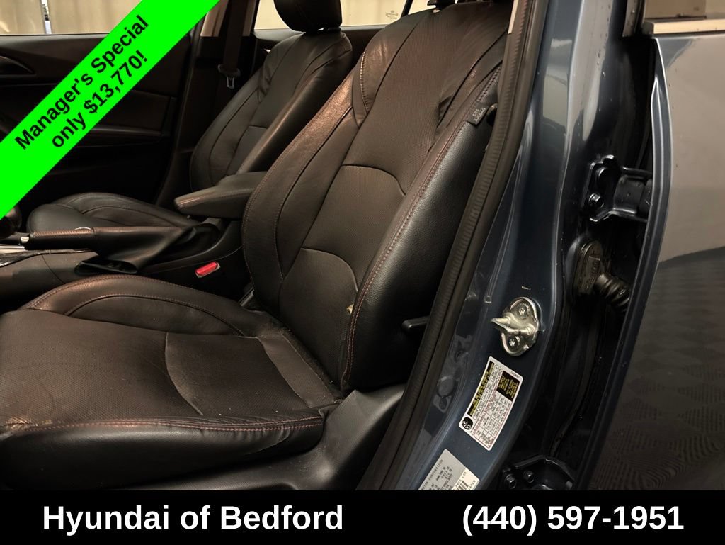Used 2015 MAZDA MAZDA3 s Grand Touring w/ Technology Package FWD image 9