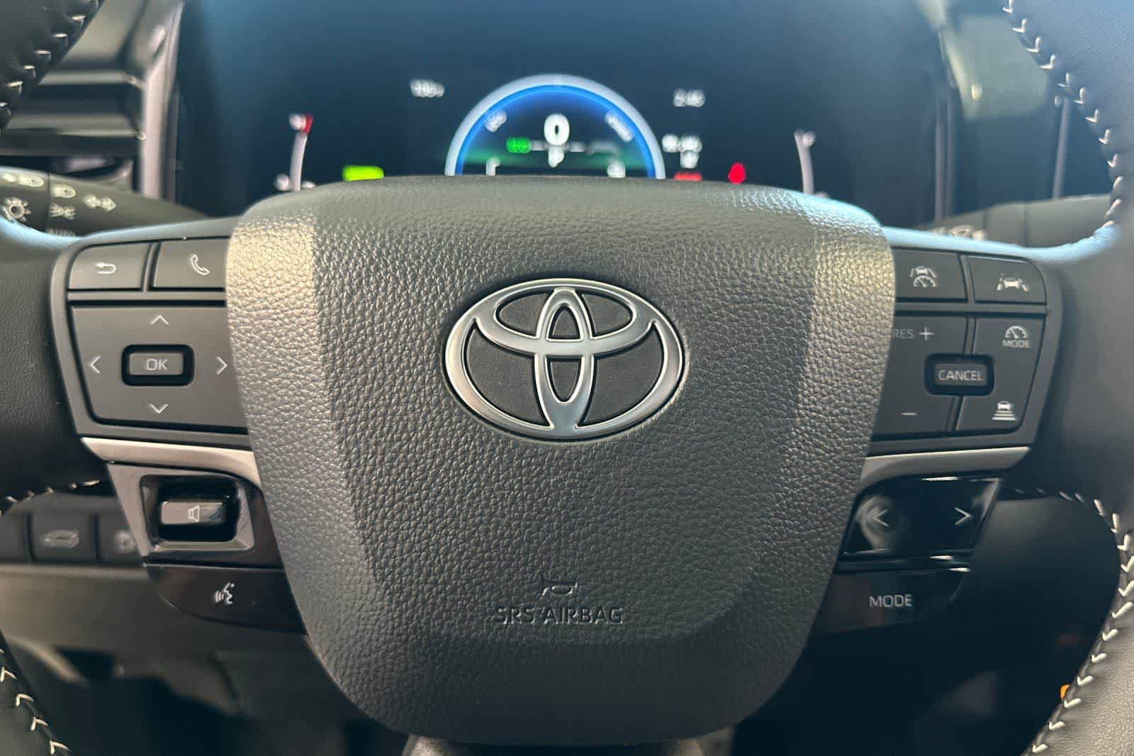 Used 2026 Toyota Camry SE w/ Multimedia Upgrade Package FWD image 24