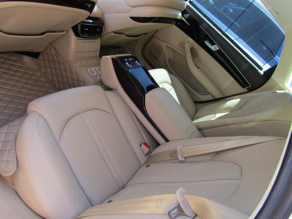Used 2011 Audi A8 L 4.2 image 9