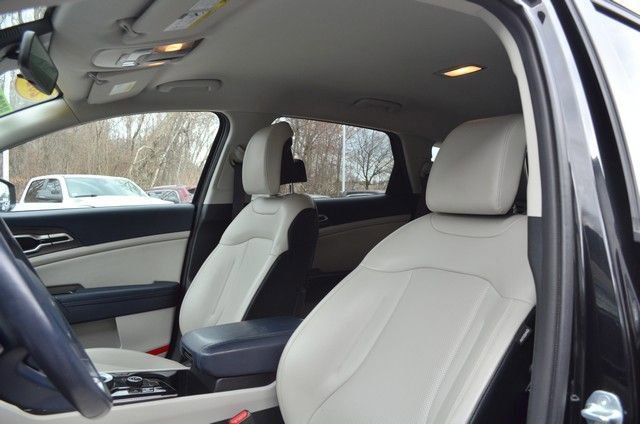 Used 2023 Kia Sportage EX image 18