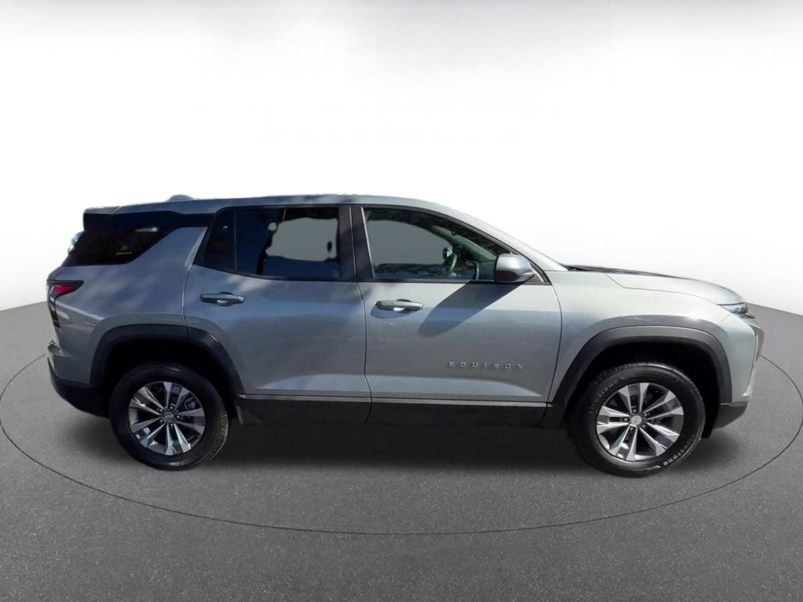 Used 2025 Chevrolet Equinox LT image 16