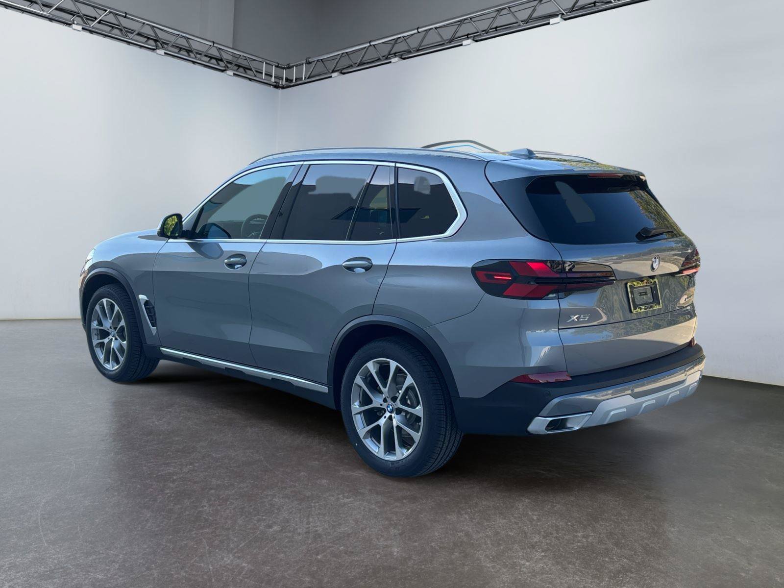 Used 2026 BMW X5 xDrive40i AWD/4WD image 5