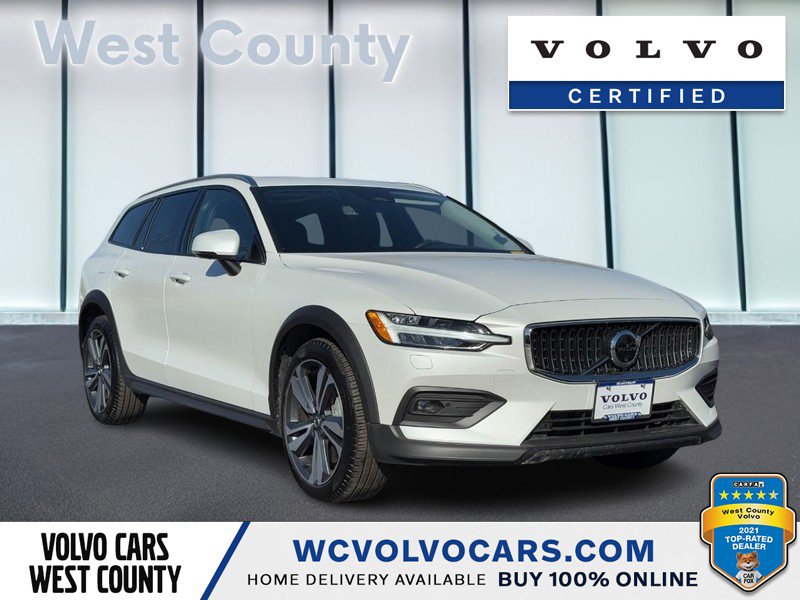 Certified 2025 Volvo V60 B5 Cross Country Plus image 1