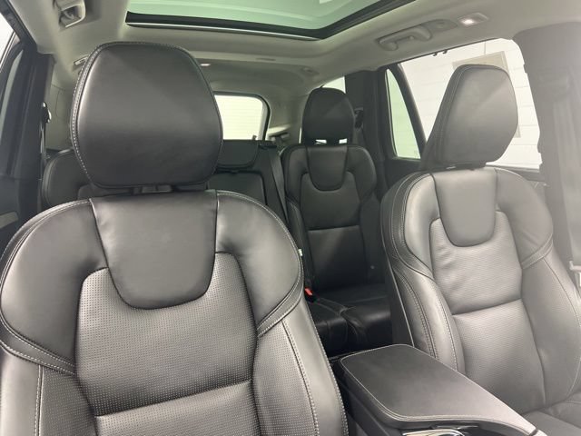 Used 2025 Volvo XC90 B6 Ultra w/ Protection Package Premier AWD/4WD image 28