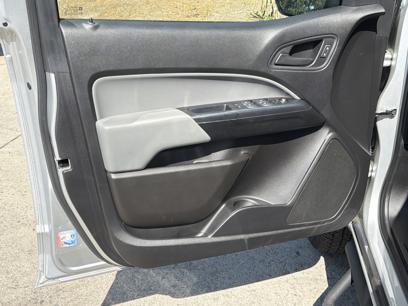 Used 2020 Chevrolet Colorado W/T w/ WT Convenience Package RWD image 16