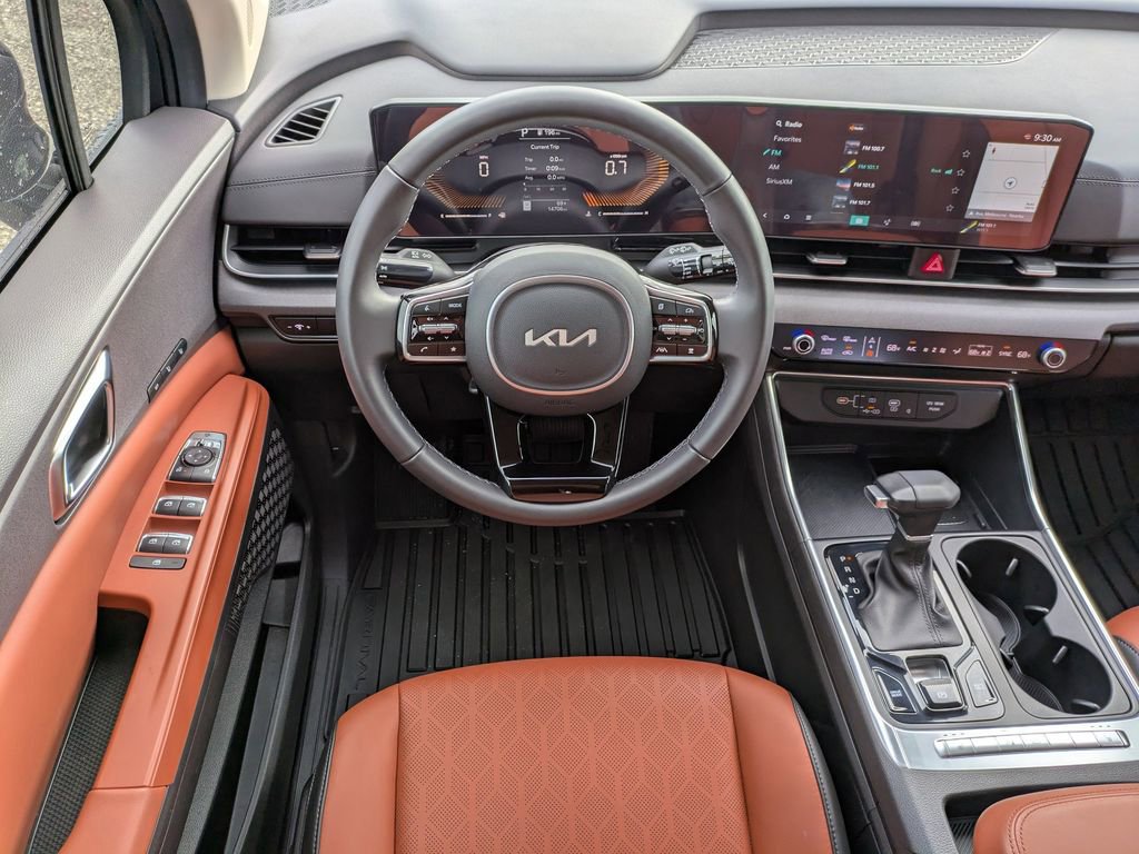 Used 2026 Kia Carnival EX image 17