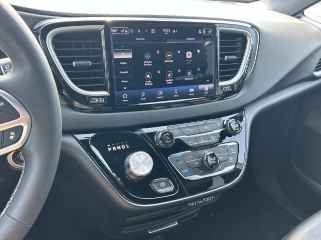 Used 2025 Chrysler Pacifica Select FWD image 27