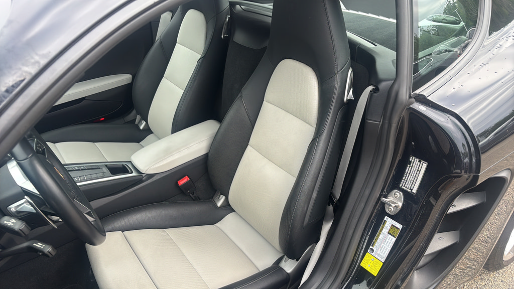 Used 2024 Porsche 718 Cayman RWD image 18