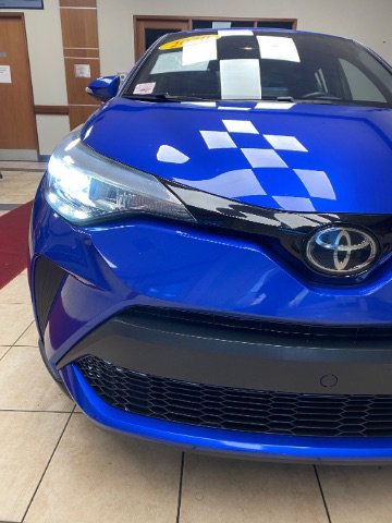 Used 2020 Toyota C-HR XLE image 11