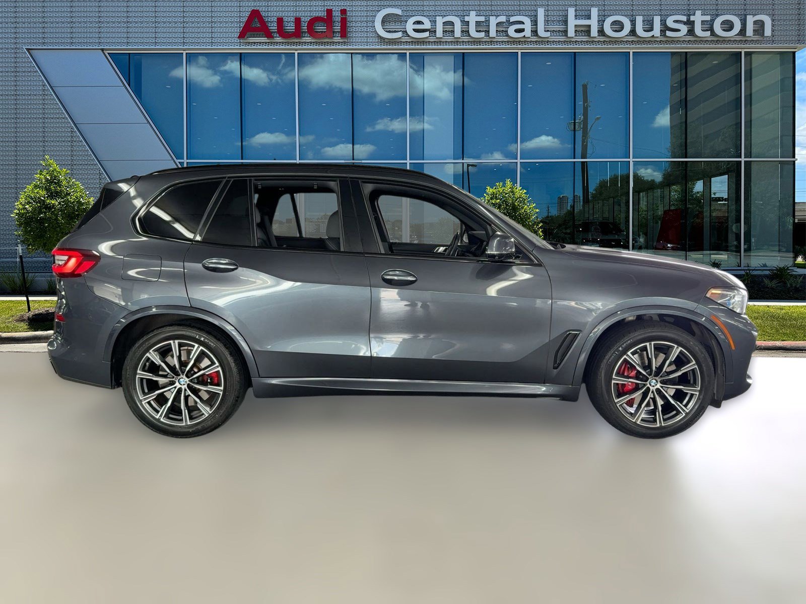 Used 2021 BMW X5 xDrive40i w/ M Sport Package image 8