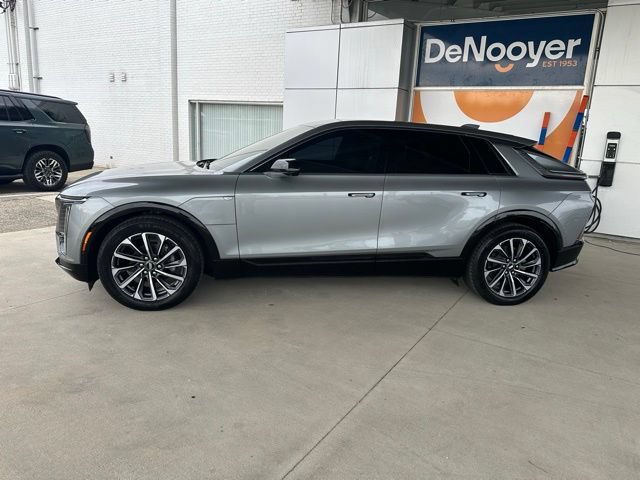 Used 2024 Cadillac Lyriq Sport w/ LPO, Floor Liner Package AWD/4WD image 12