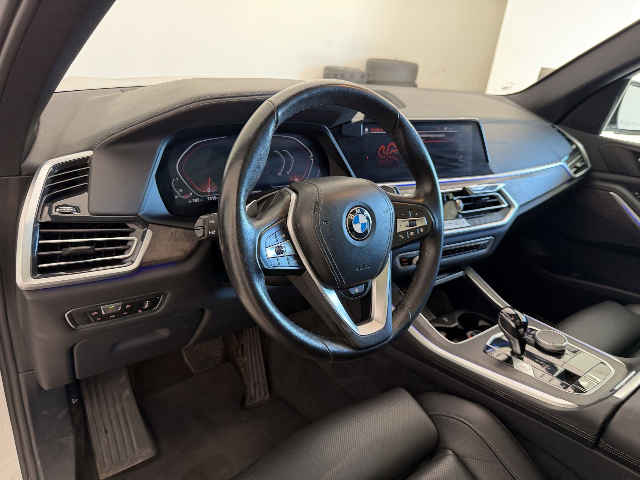 Used 2023 BMW X5 xDrive40i w/ Premium Package AWD/4WD image 4