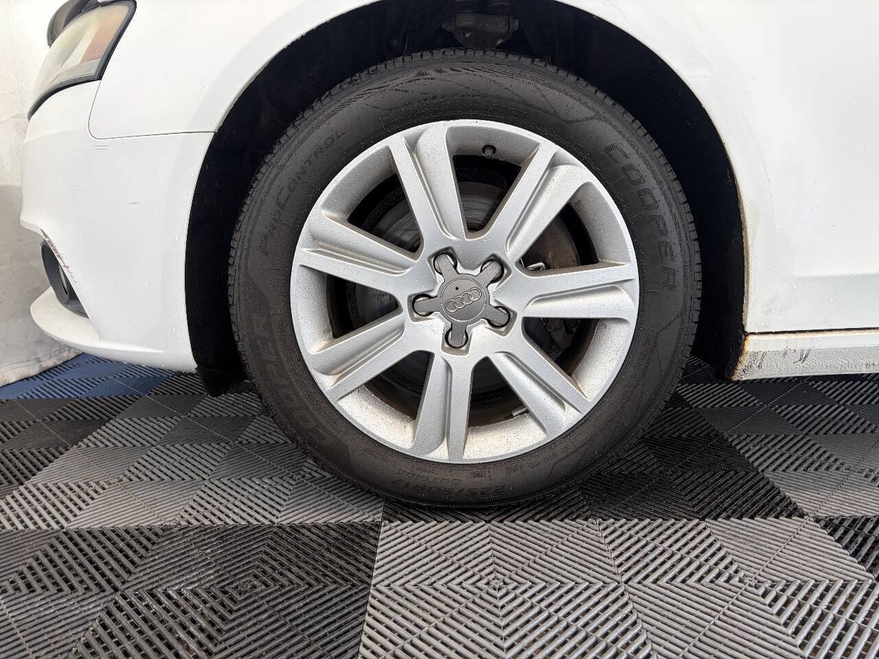 Used 2010 Audi A4 2.0T Premium AWD/4WD image 28