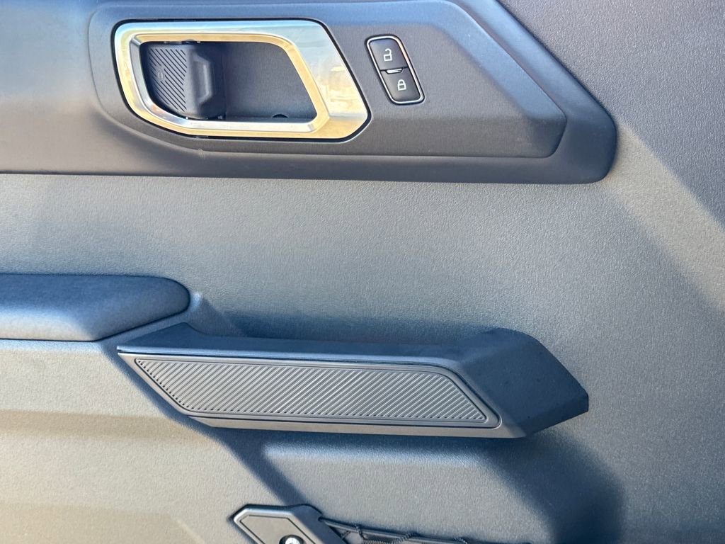 Used 2025 Ford Bronco Badlands image 22