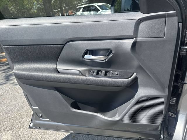 New 2026 Nissan Kicks SV w/ Charging Package FWD image 25