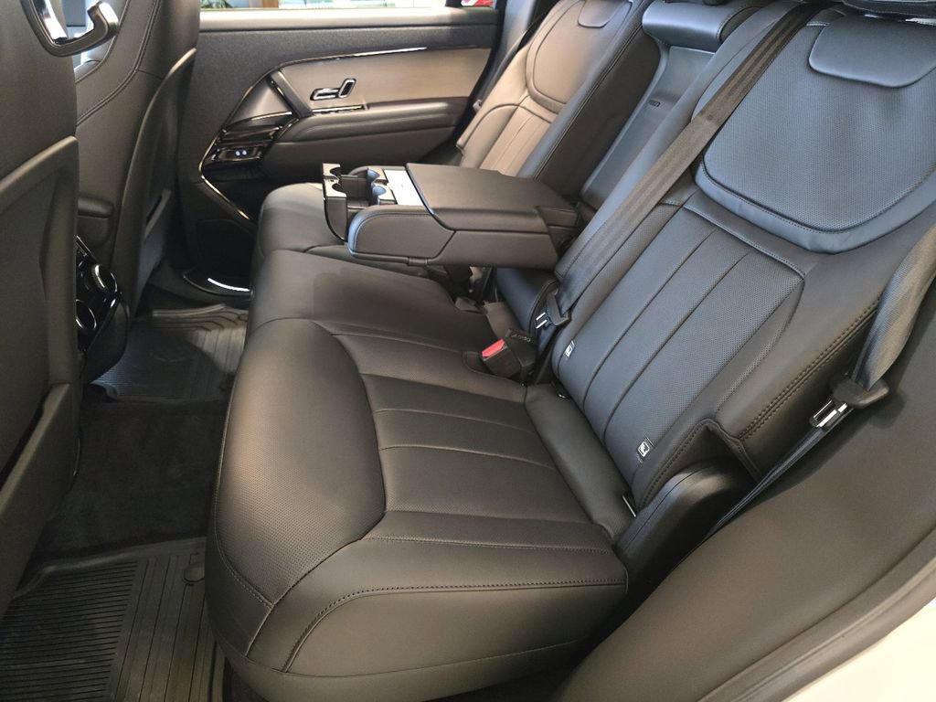 New 2026 Land Rover Range Rover Sport SE AWD/4WD image 32