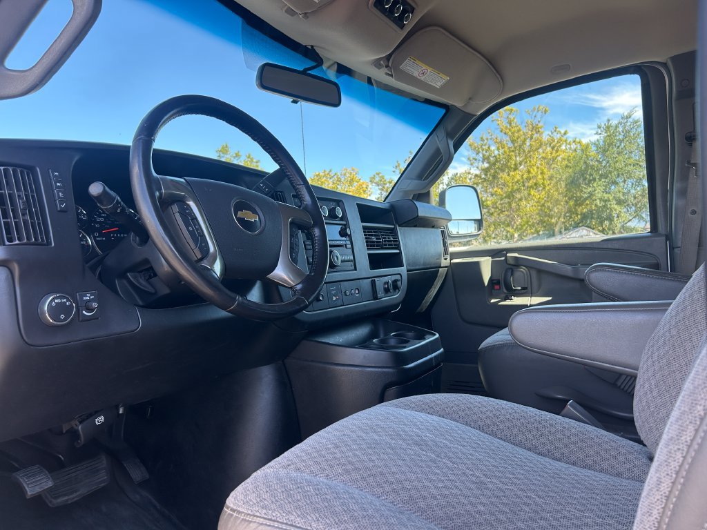 Used 2019 Chevrolet Express 2500 LS w/ Driver Convenience Package RWD image 21