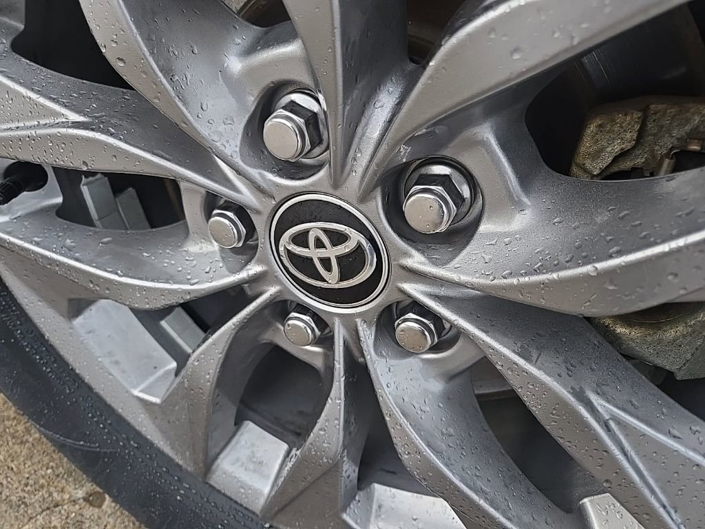 Used 2024 Toyota Sienna XLE image 24