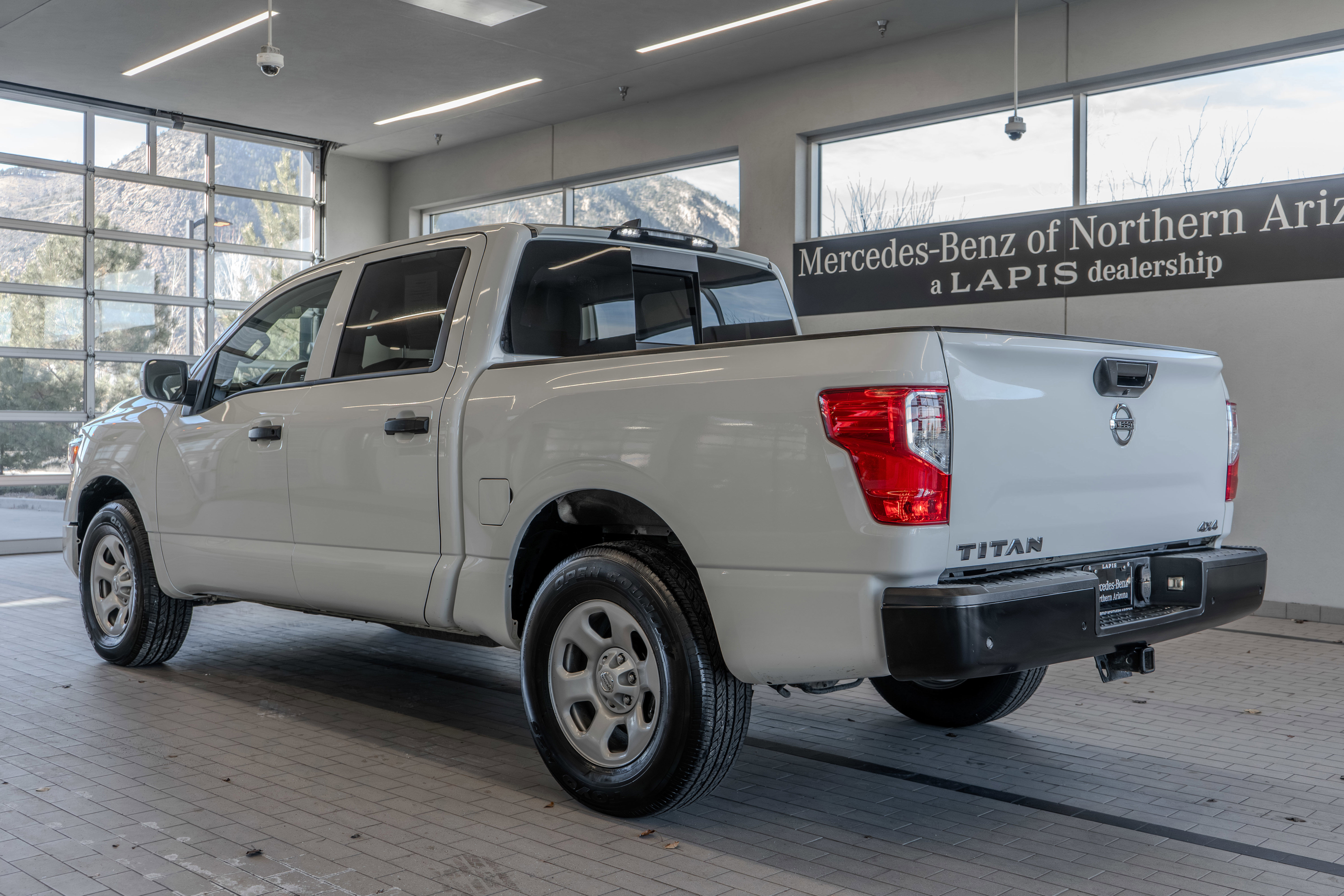 Used 2022 Nissan Titan S w/ S Utility Package image 12
