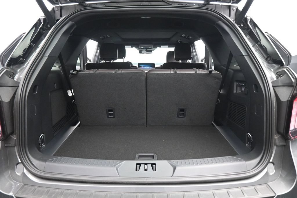 New 2026 Ford Explorer Platinum RWD image 22