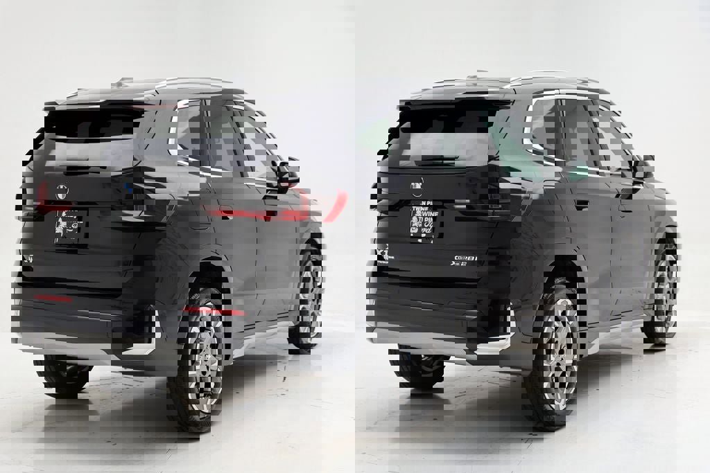 Used 2025 BMW X1 xDrive28i AWD/4WD image 8