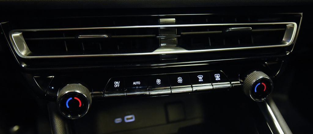 Used 2024 Chevrolet Traverse RS w/ LPO, Floor Liner Package image 21