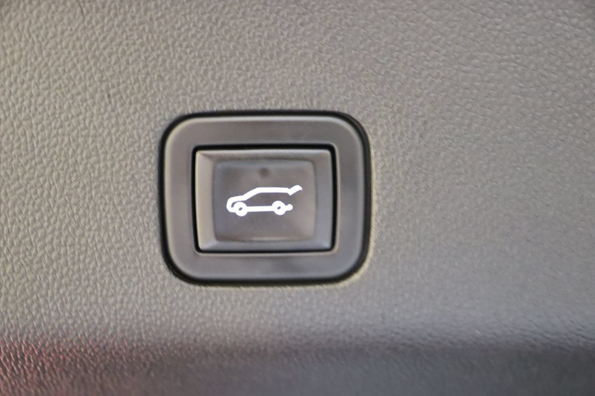 Used 2023 Chevrolet Tahoe RST w/ Luxury Package RWD image 60