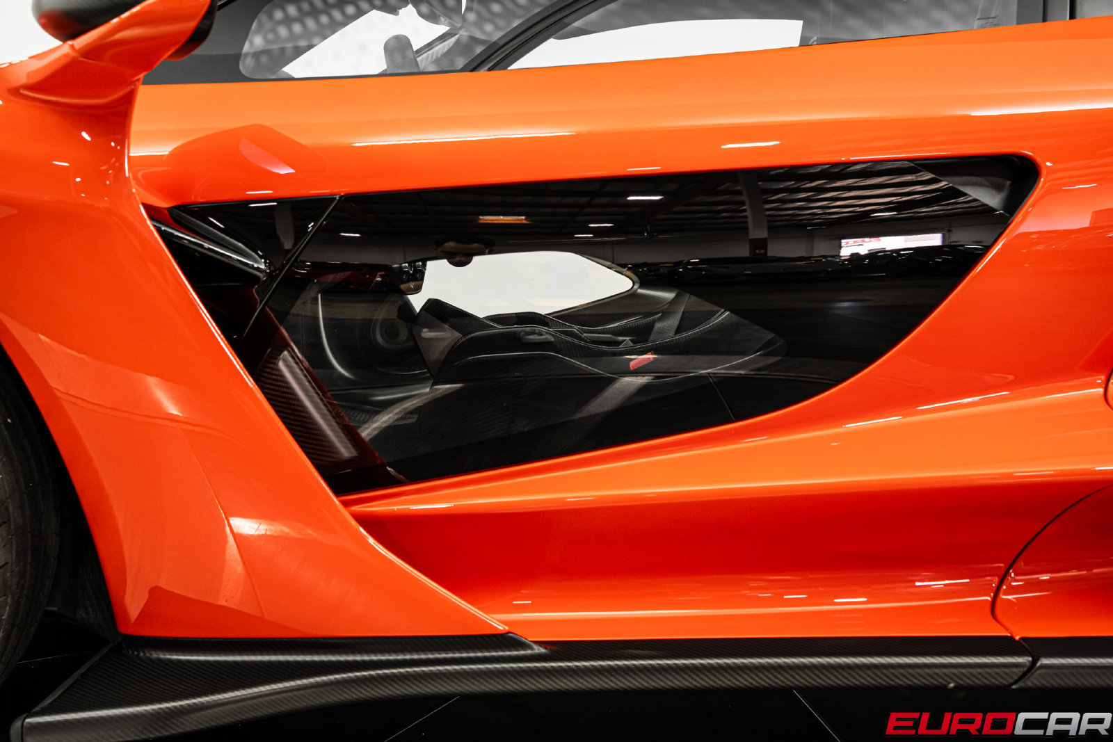 Used 2019 McLaren Senna RWD image 24