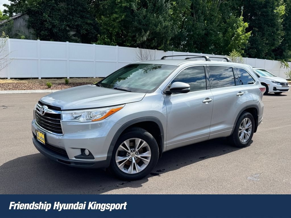 Used 2014 Toyota Highlander Plus w/ Preferred Accessory Package AWD/4WD image 1