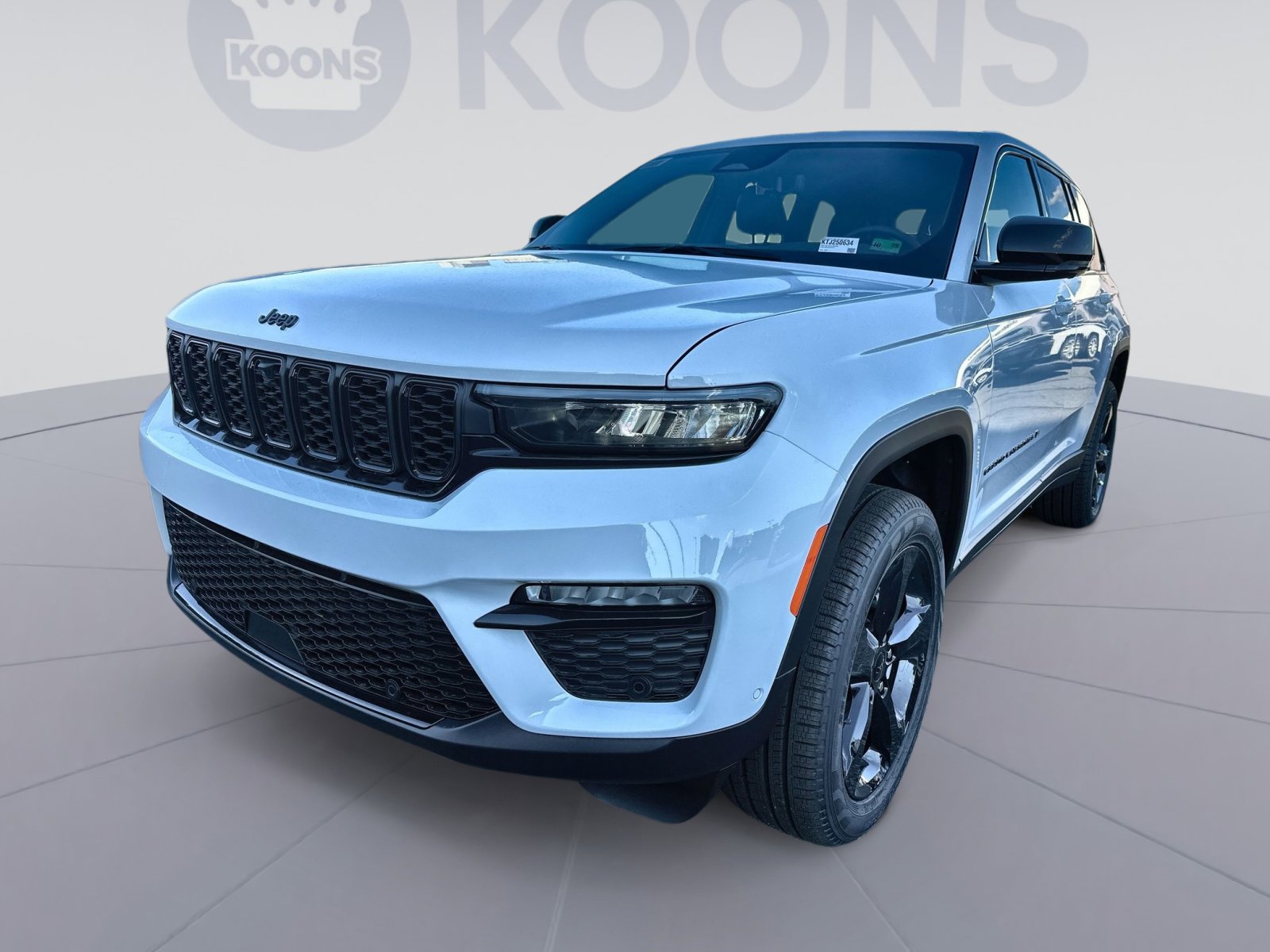 New 2025 Jeep Grand Cherokee Limited w/ Luxury Tech Group II image 1