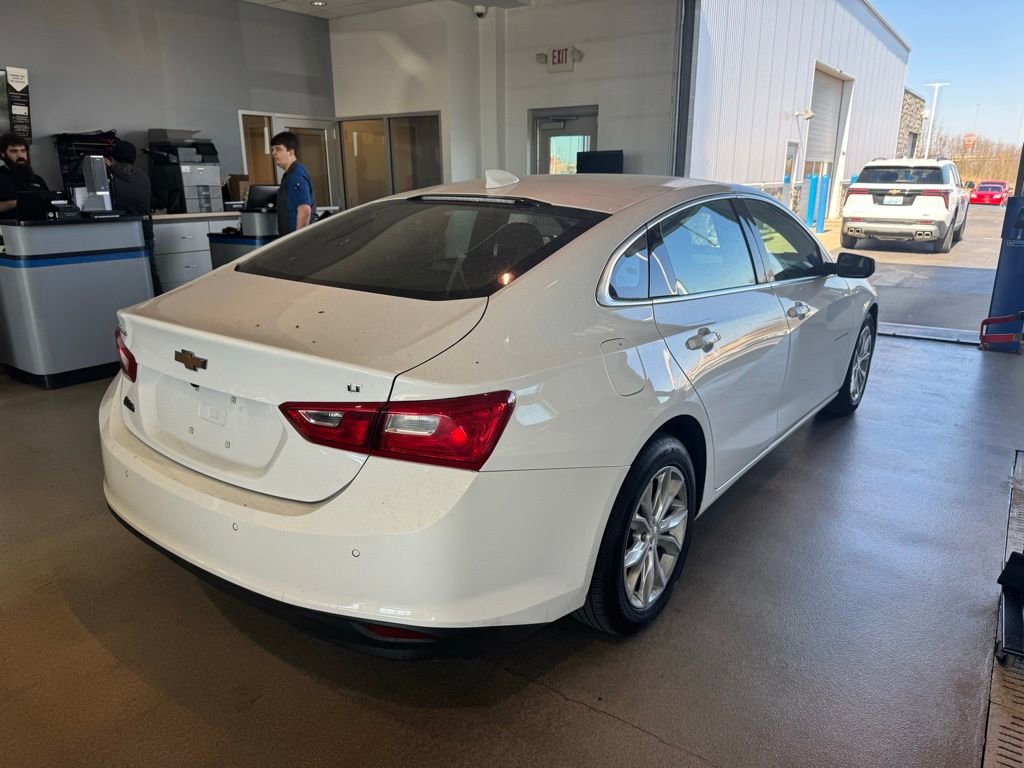 Used 2024 Chevrolet Malibu LT image 3