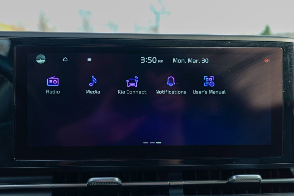 Used 2024 Kia Carnival EX image 57