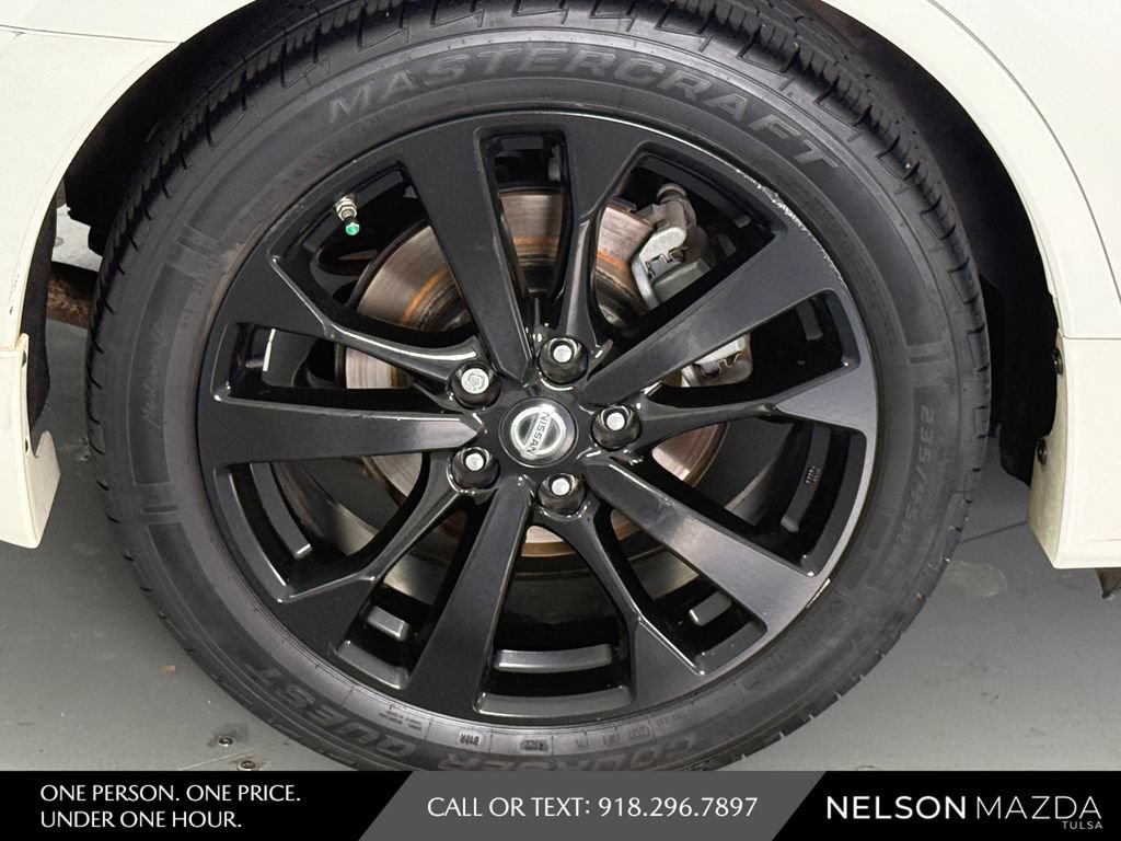 Used 2018 Nissan Altima 2.5 SR w/ SR Midnight Edition FWD image 15
