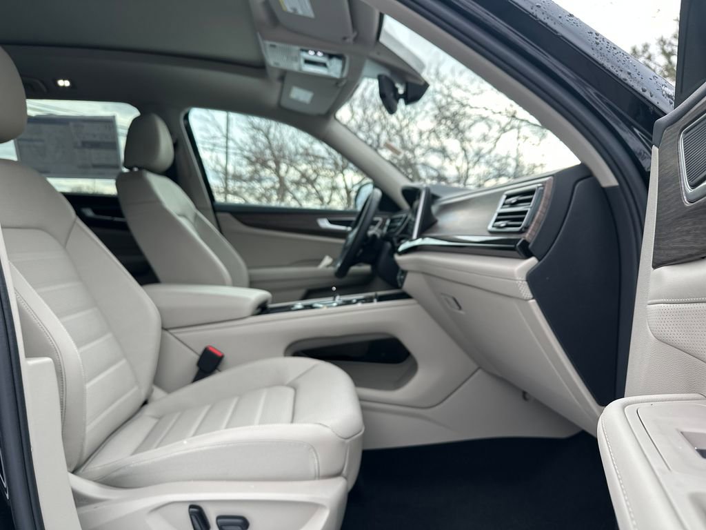 New 2026 Volkswagen Atlas SEL image 17