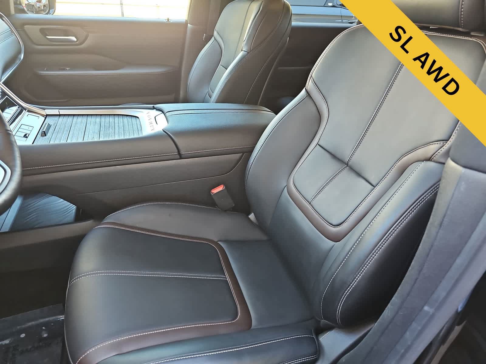 Used 2025 Nissan Armada SL AWD/4WD image 15
