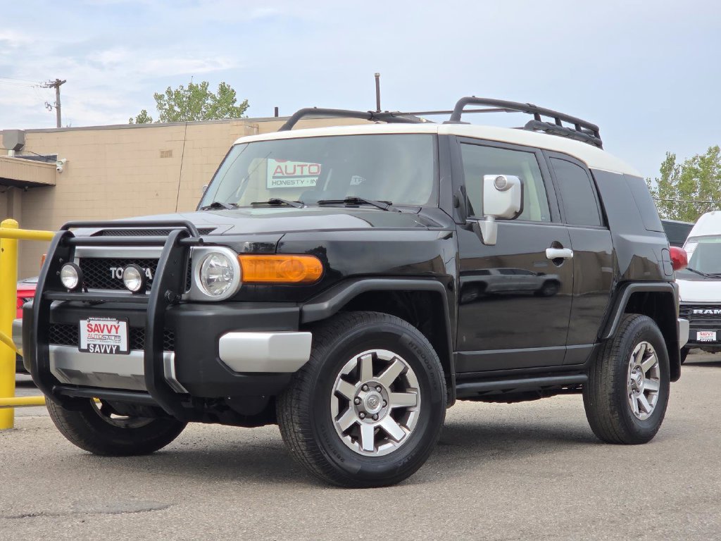 Used 2014 Toyota FJ Cruiser 4WD w/ Upgrade Package image 2