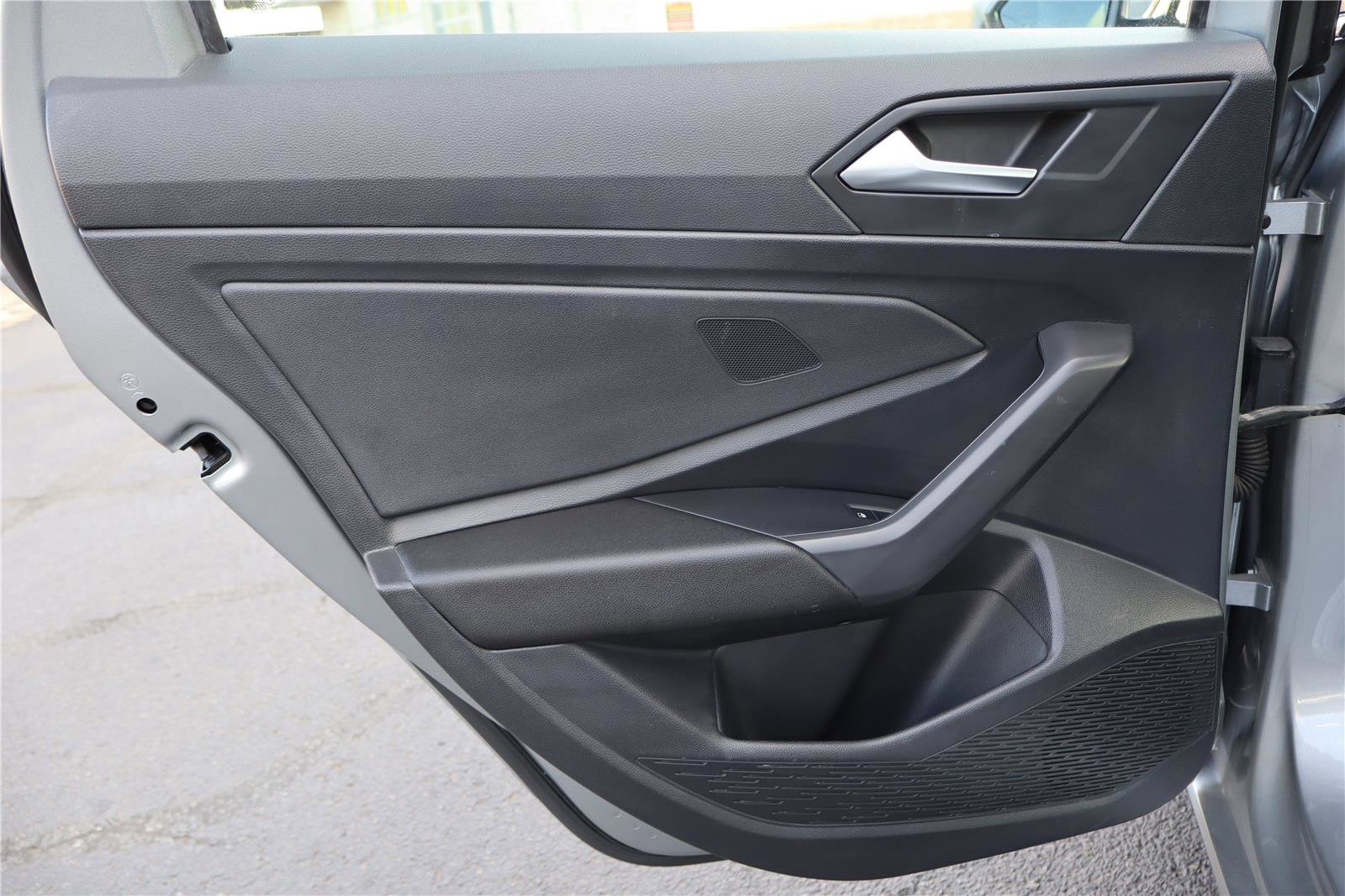 Used 2022 Volkswagen Jetta SE image 25