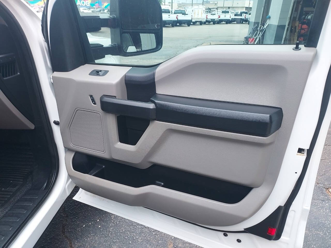 Used 2017 Ford F250 XL w/ Power Equipment Group AWD/4WD image 21