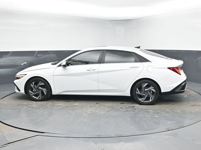 Used 2024 Hyundai Elantra Limited image 5