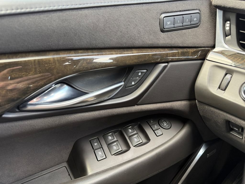 Used 2020 Cadillac Escalade Platinum AWD/4WD image 33