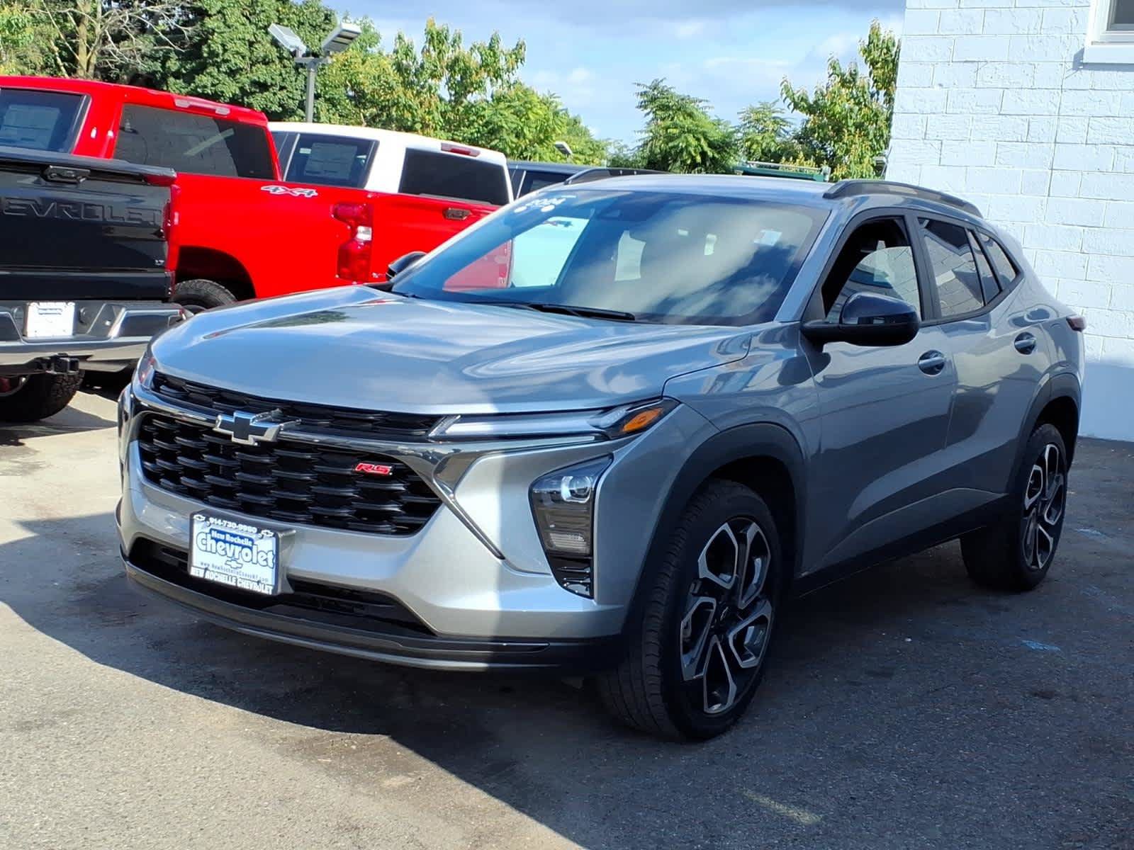 Used 2024 Chevrolet Trax RS FWD image 3