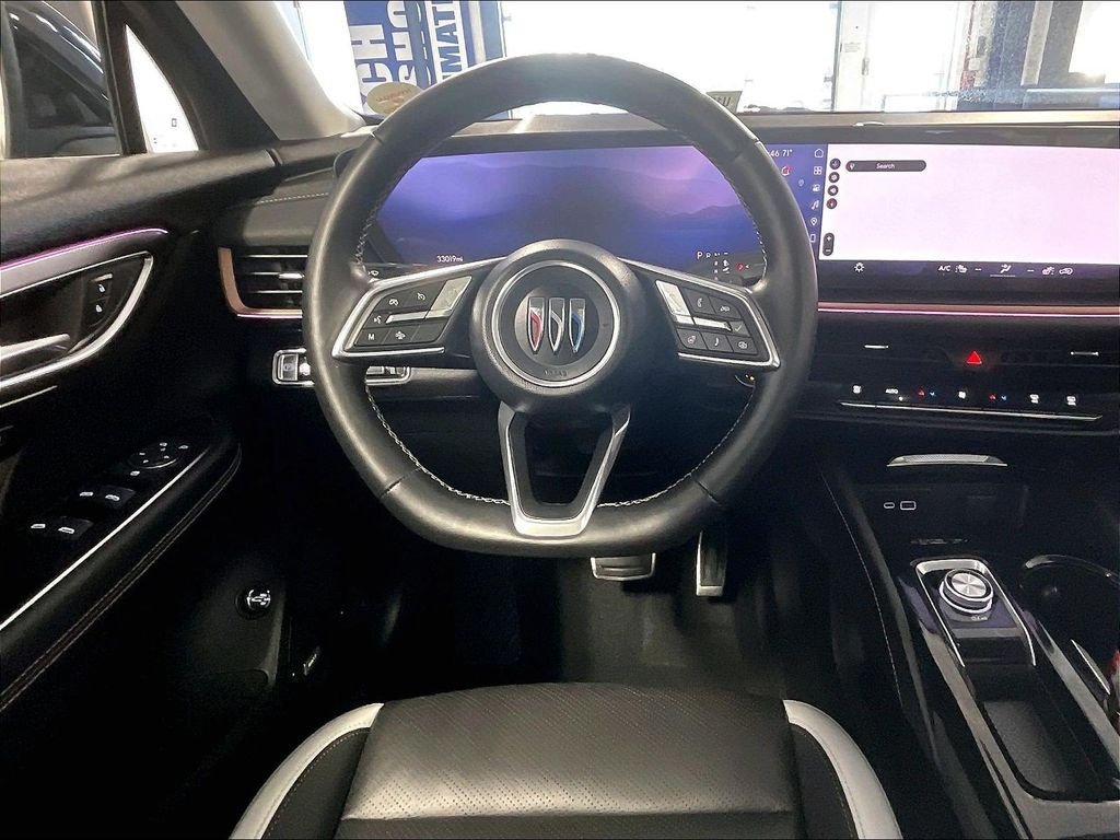 Used 2024 Buick Envision Sport Touring AWD/4WD image 17