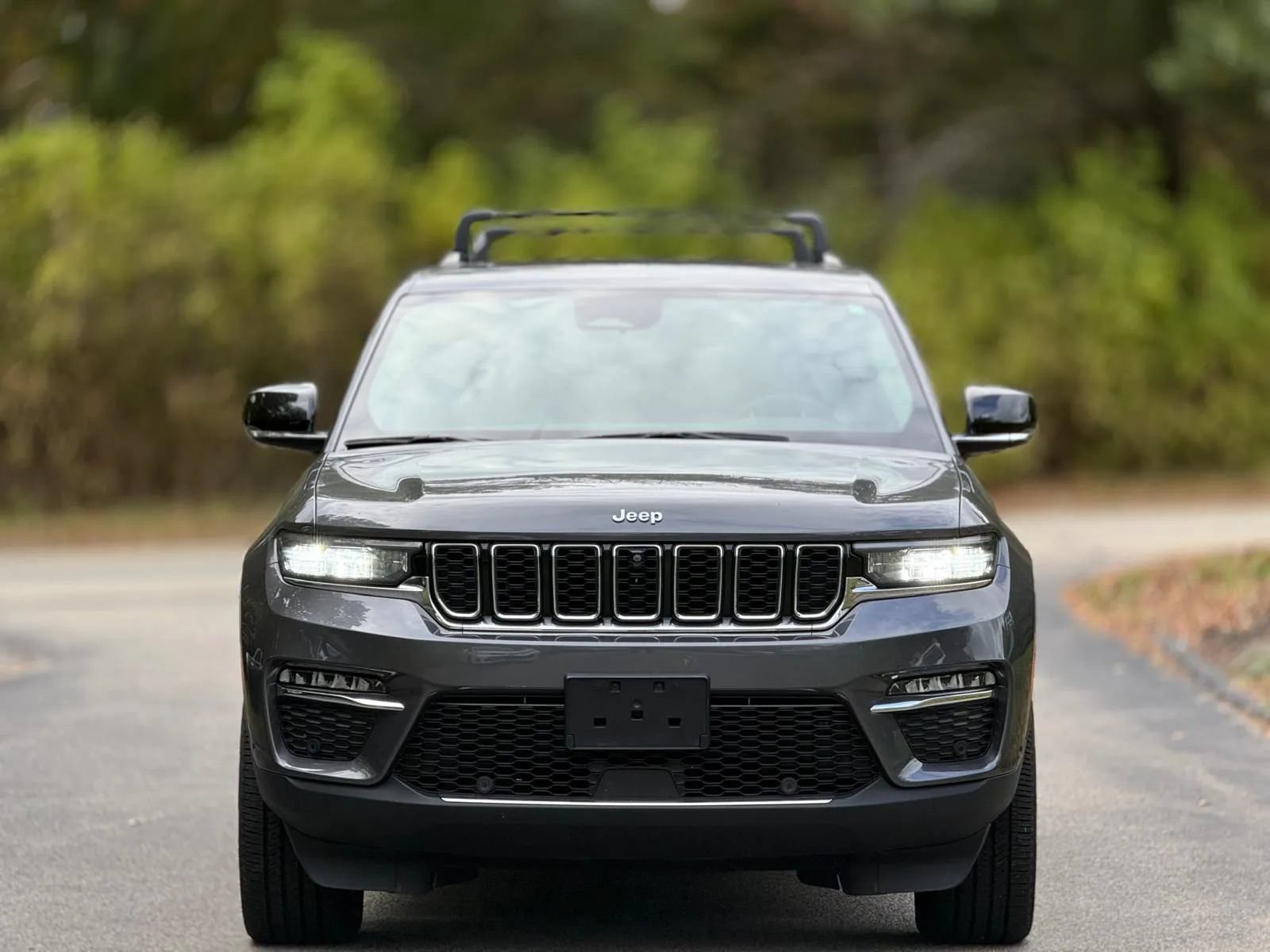 Used 2022 Jeep Grand Cherokee Limited 4xe w/ Luxury Tech Group II AWD/4WD image 2