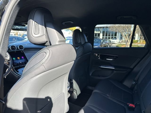Used 2025 Mercedes-Benz GLC 300 4MATIC image 21