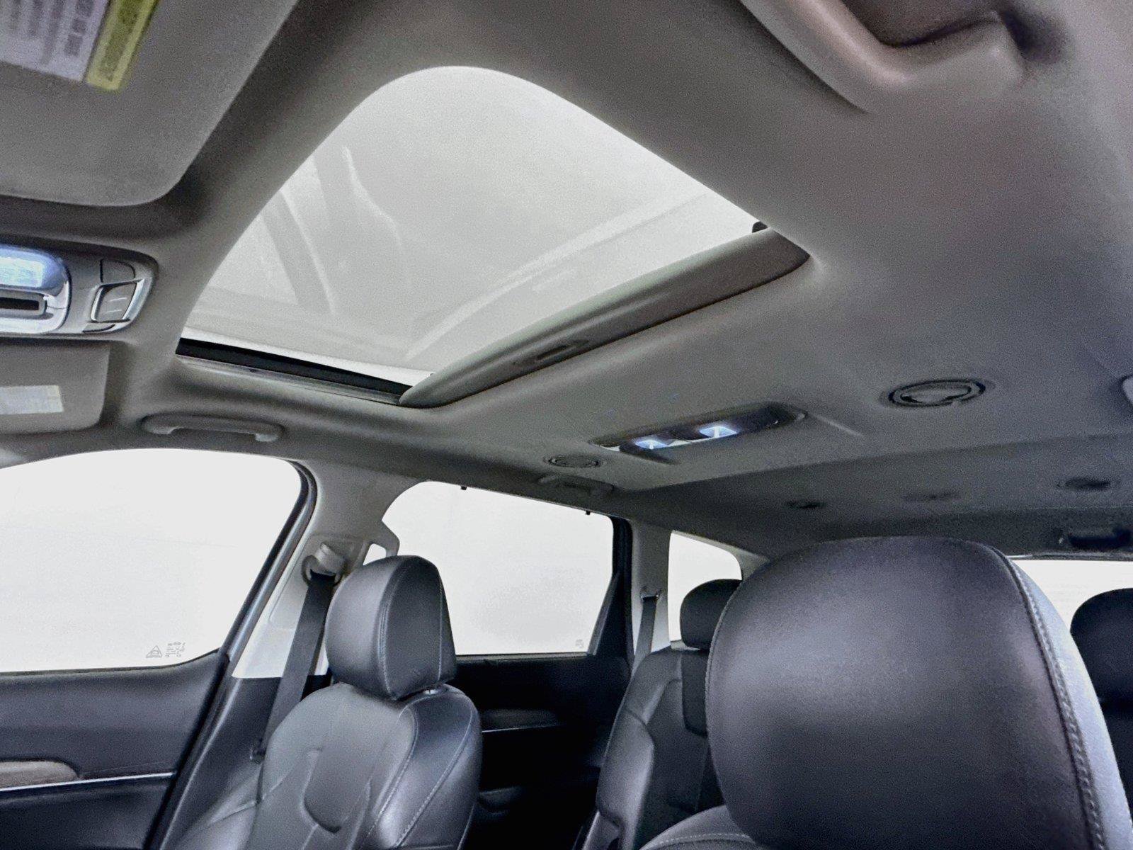Used 2021 Kia Telluride EX w/ EX Premium Package FWD image 6
